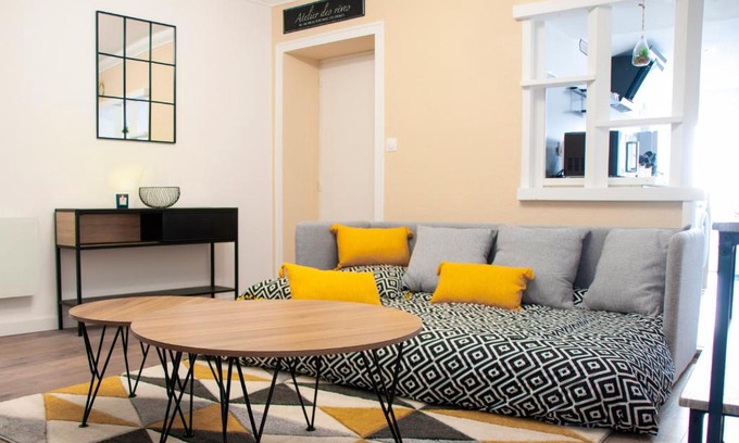 Centre Ville Apartment | Pet-Friendly Eden-Apart: Rated 9/10 by Happy Guests