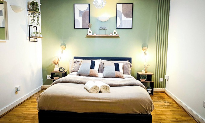 Shacklewell Apartment | Eden Escape: Cozy Dalston Studio
