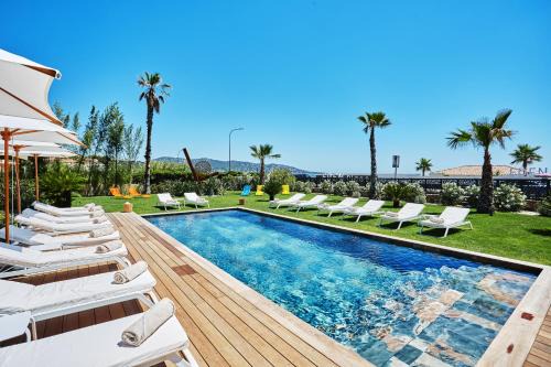 La Nartelle Hotel | Experience Top-Rated Comfort at EDEN HÔTEL with Ocean Views