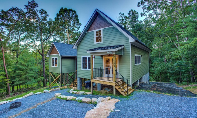 Luray Cabin | Eden House - A cozy chic mountain escape