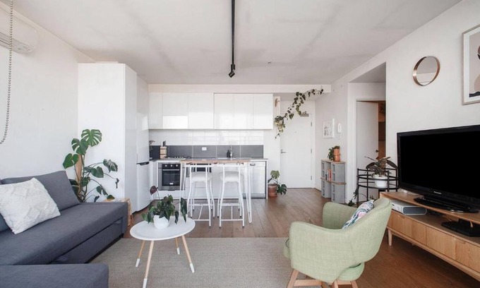 Abbotsford Apartment | Idyllic Eden of Abbotsford - A Serene Family Retreat