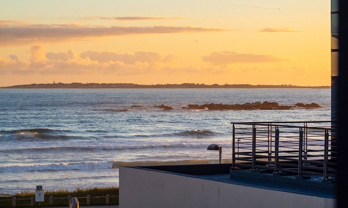 Flora Park Apartment | Cozy Eden On The Bay: One Bedroom Apartment for Two