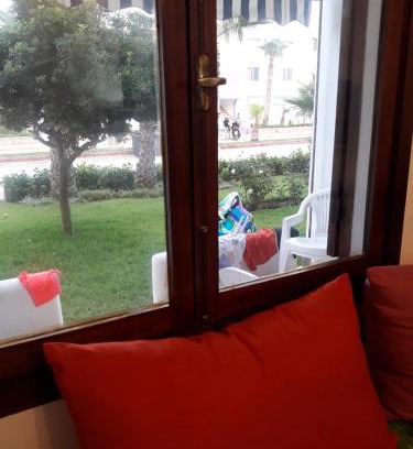 Restinga Smir Apartment | Tranquil Eden Plage 2: Pet-Friendly with Ocean Views