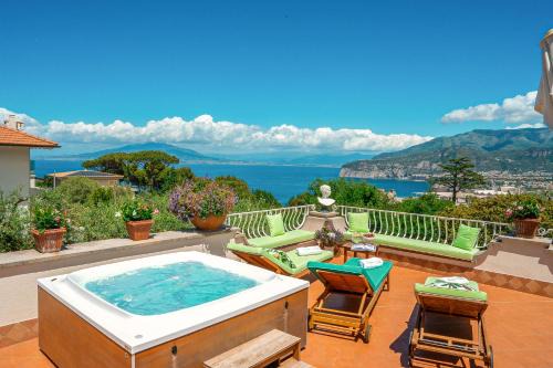 Sorrento Villa | Beautiful Eden Villa: Oceanfront with 10/10 Guest Rating
