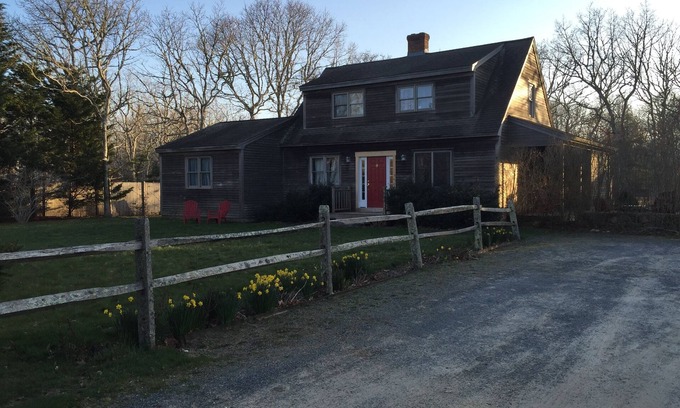Edgartown House | Edgartown Escape: Pet-Friendly Home with Ocean Views