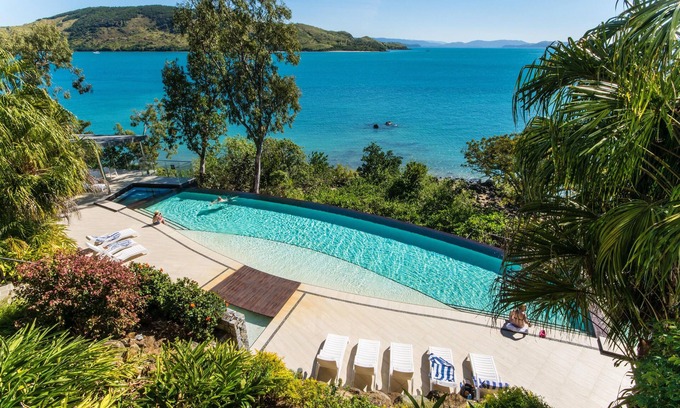 Hamilton Island Apartment | Edge 10 - Breathtaking Views with Family-Friendly Amenities