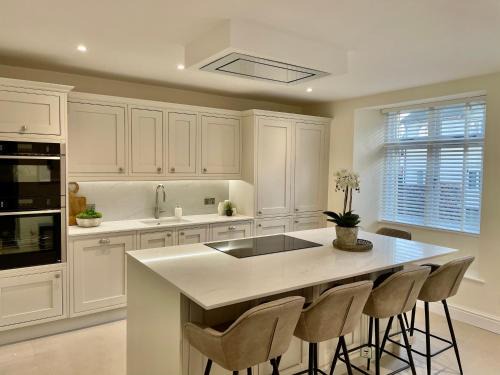 Bowness-on-Windermere Apartment | Family-Friendly Edge Mere Apartment in Bowness-on-Windermere