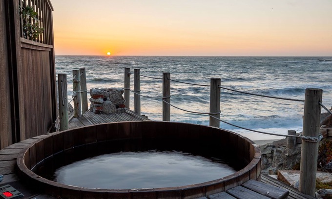 Moss Beach House | Ocean View Escape at Edge of Ocean House - 10/10 Guest Rating