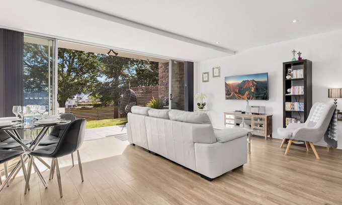 Jindabyne Apartment | Pet-Friendly Edge One - Jindabyne Holiday Apartment