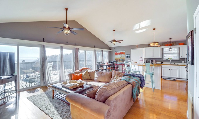 Edgemont House | Idyllic Edgemont Home: Deck, BBQ & 10/10 Guest Rating!