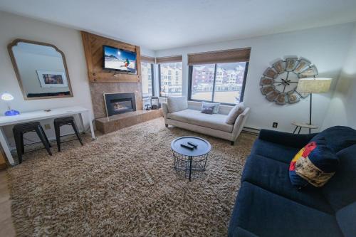 Lakeside Village House | Edgewater 1436: Family-Friendly Retreat with Pool & Hot Tub