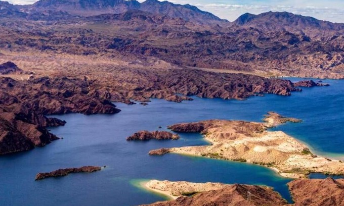 Laughlin Hotel | Budget-Friendly Nevada Getaway with Pool and Free Parking