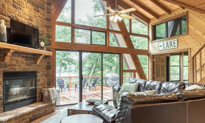Innsbrook Ski Chalet | Relaxing Edgewater Escape with Hot Tub & Lake View