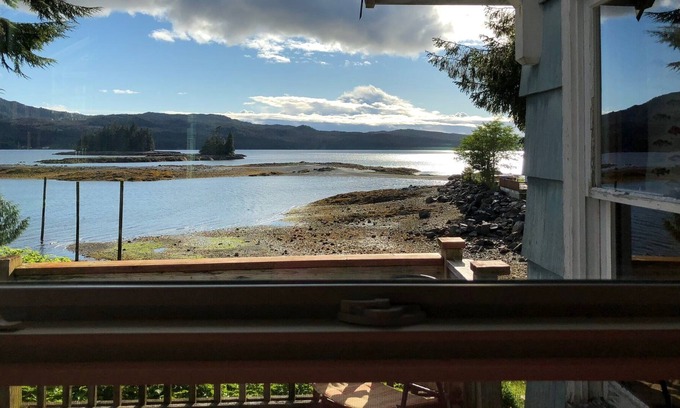 Ketchikan Condo | Edgewater Home With Breathtaking Views