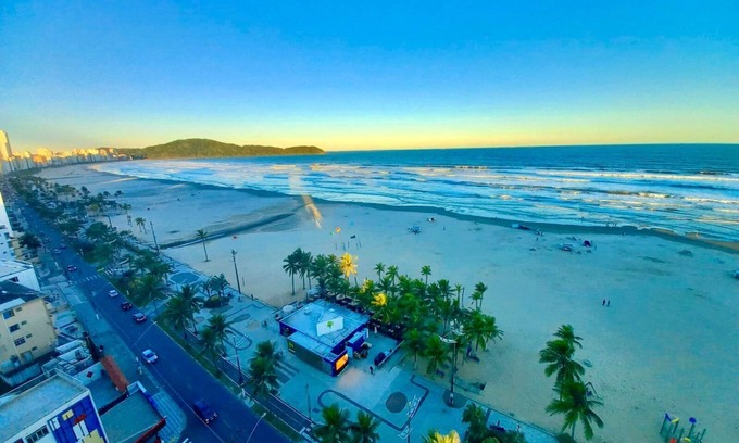 Guilhermina Apartment | Experience Edifício Augustus: Ocean Views & Spa Retreat