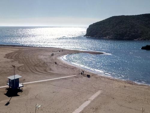 Puerto de Mazarron Apartment | Oceanfront Escape at Edificio La Isla - Rated 9/10 by Guests