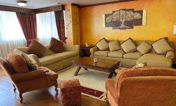 Macrodistrito Sur Condo | Edificio Oscar: Cozy Condo with Spa and Hot Tub Amenities