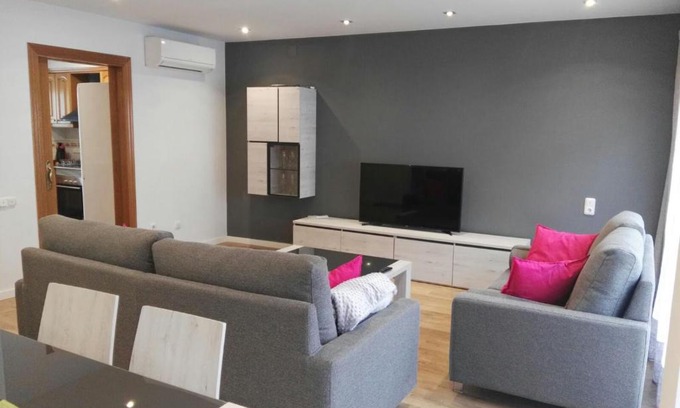 Valencia City Centre Apartment | Family-Friendly Apartments in Valencia with Hot Tub Access