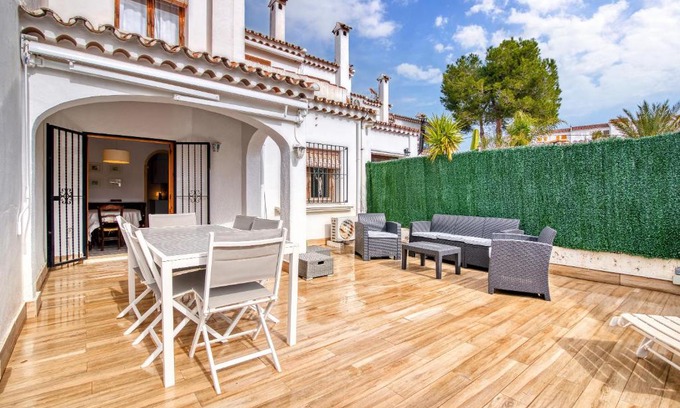 Javea Apartment | Edificio Voramar: Pet-Friendly Oasis with Ocean Views