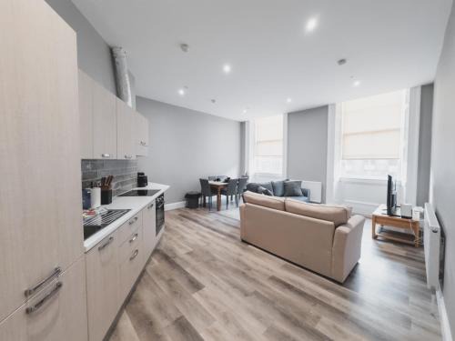 Old Town Apartment | Edinburgh Castle Suite