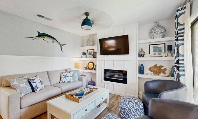 Ocean Ridge Condo | Edisto condo with close proximity to beach & restaurants