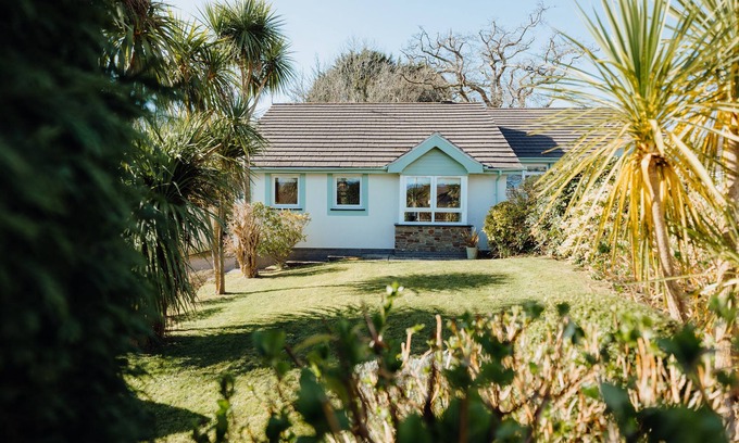 Saundersfoot House | Edith Cottage: Oceanfront Retreat in Saundersfoot