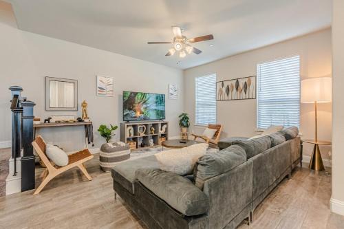 McKinney House | Discover Edmond's Kraal: Pet-Friendly Paradise Awaits!