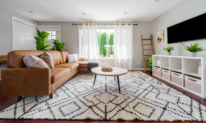 Picnic Point-North Lynnwood House | Explore Comfort in Edmonds: Family-Friendly Retreat Awaits