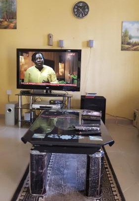 Benin City Apartment | Budget-Friendly Edo Home: Pet & Child Friendly with Breakfast