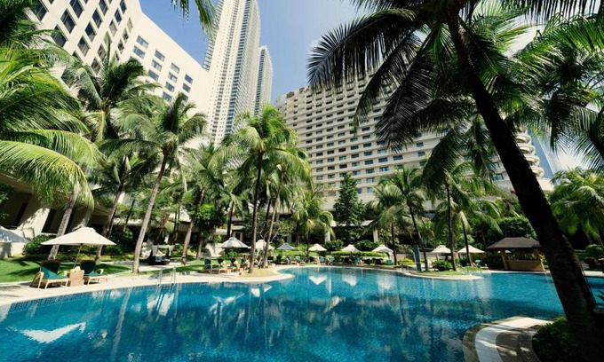 Wack-Wack Greenhills Hotel | Elegant Edsa Shangri-La, Manila with Pool & Breakfast