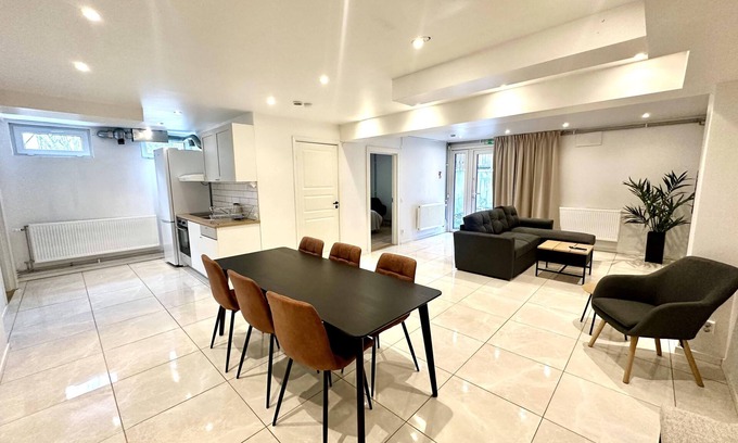 Edsberg Apartment | Discover Hotell Seglet: Pet-Friendly with Oceanfront Views