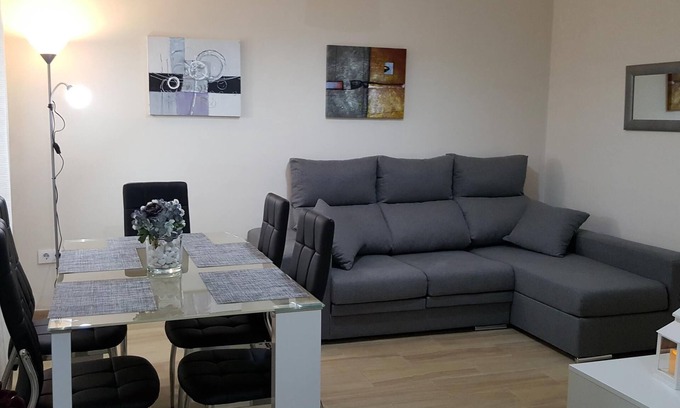 Centro Comercial Apartment | Eduardo Lucena 5: Family-Friendly Retreat with Spa & Breakfast