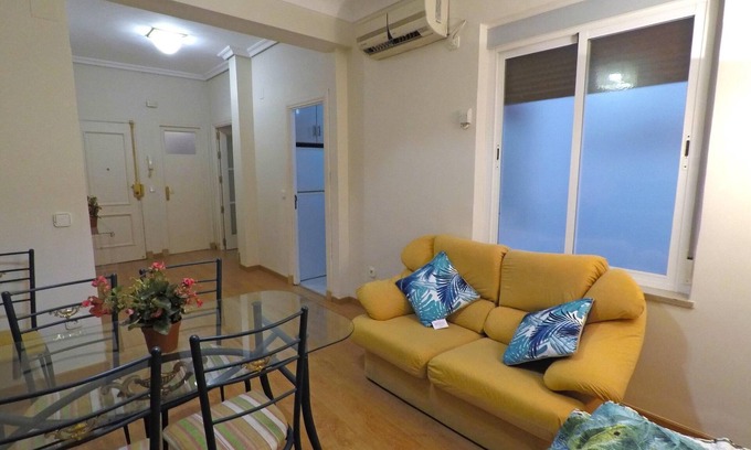 Centro Comercial Apartment | Discover Eduardo Lucena 5: Top-Rated Hotel with Spa & More