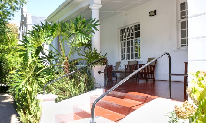 Stellenbosch Central Hotel | Cozy Eendracht Apartments with Kitchen & Breakfast Included