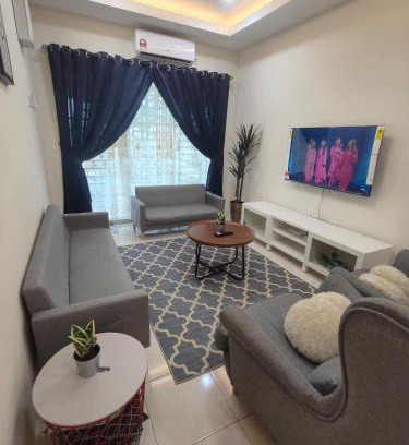 Durian Sebatang House | Top-Rated EEYANA HOMESTAY LAGENDA in Teluk Intan