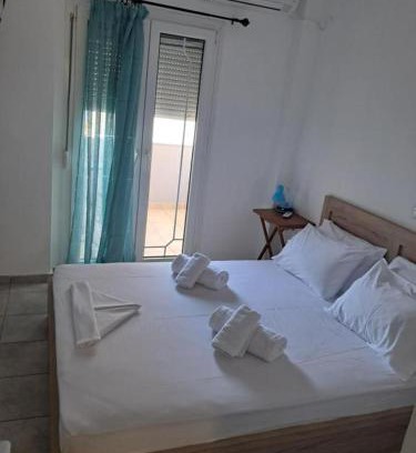 Karlovassi Apartment | Pet-Friendly Samos Effies Waterfront Apartment with Ocean View