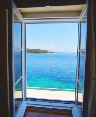 Matsoukata House | Seaside Haven: Efi's Cottage with Oceanfront Views