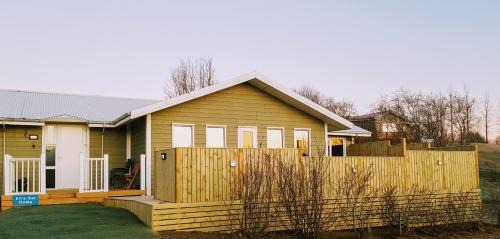 Fludir House | Top-Rated Efra-Sel Home with Hot Tub & Family-Friendly Vibes