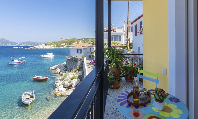 Kokkari Apartment | Beachfront Eftopia: 3-Bedroom Ocean View Retreat