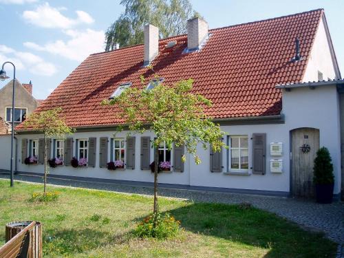 Kloster Zinna Apartment | Discover Die alte Stadtmühle von Kloster Zinna: Pet-Friendly Retreat