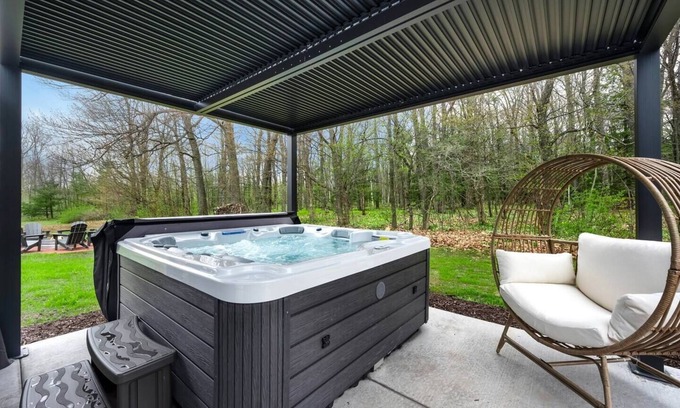 Egg Harbor House | Egg Harbor Escape: Hot Tub, Sauna & Fire Pit Retreat