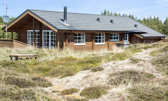 Klitmoller House | Discover Eggerich: Oceanfront Haven with Spa & Breakfast