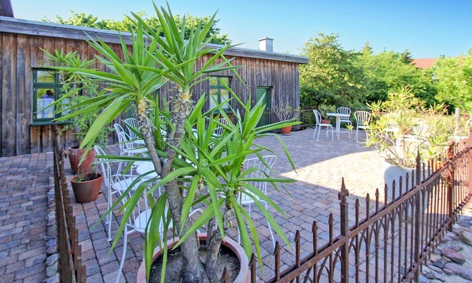 Muritz House | Spacious 8-Bedroom Retreat in Lehsten with Spa & Breakfast