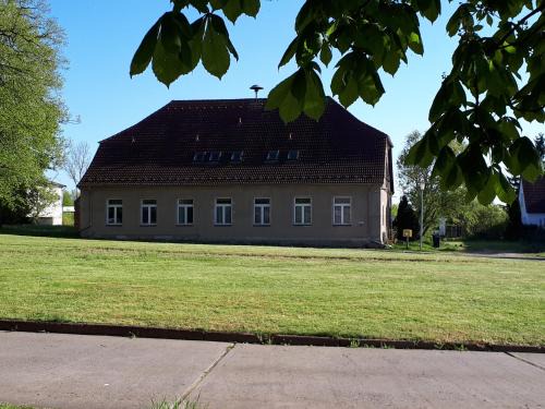 Mildenitz Apartment | Unique Ehemaliges Gutsverwalterhaus for Family and Pets