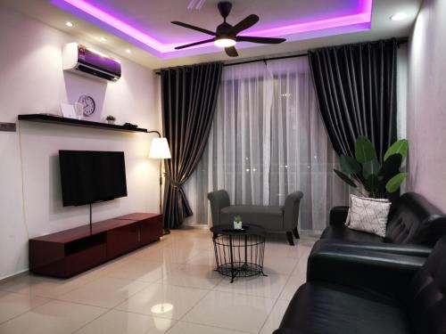 Sepang Apartment | Relax at Ehsan Residence: Poolview & Free WIFI Delight