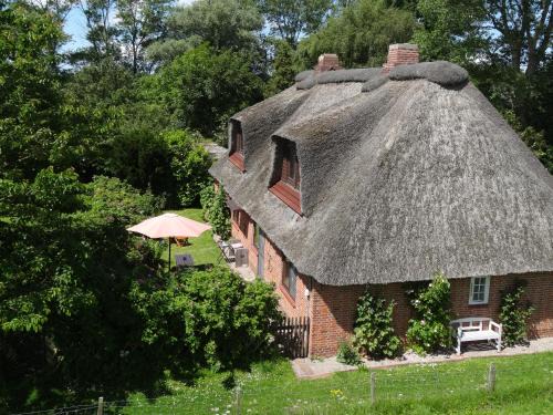 Oldenswort House | Pet-Friendly Eider-Daus with Top Guest Rating of 9/10