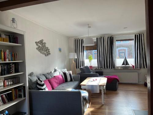 Lunden House | Elegant Eiderperle: Family-Friendly Stay with Breakfast