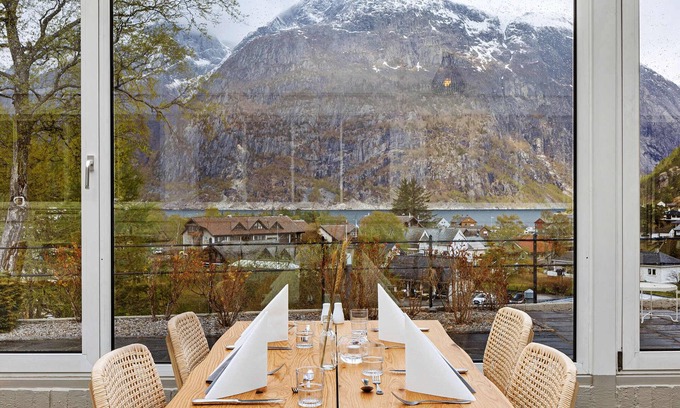 Eidfjord Hotel | Discover Eidfjord Hotel: Family-Friendly with Breakfast Included