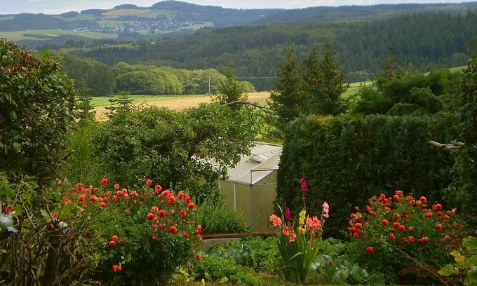 Nettersheim Apartment | Top-Rated Eifelferienkurth with Ocean View & Family Amenities