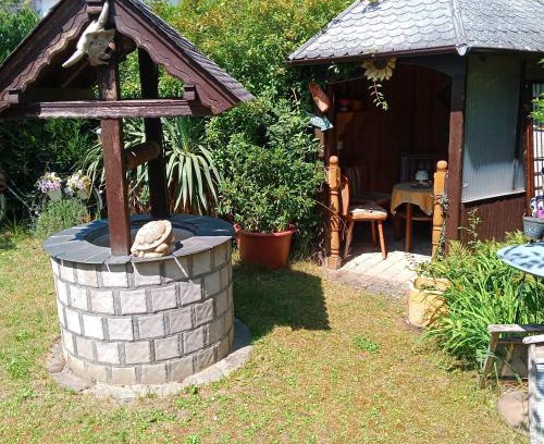 Jungersdorf Apartment | Elegant Eifelstube Langerwehe: Pet-Friendly Retreat
